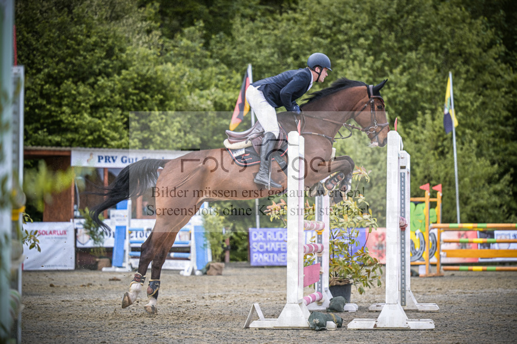DOS_2188 | Entdecke hochwertige Reitturnierfotos von Foto Oger. Professionell, emotional und authentisch – jetzt Lieblingsmomente im Shop bestellen.Deutschlandweite Turnierfotografie. - Realisiert mit Pictrs.com