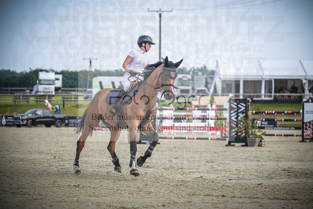 DOS_0444 | Entdecke hochwertige Reitturnierfotos von Foto Oger. Professionell, emotional und authentisch – jetzt Lieblingsmomente im Shop bestellen.Deutschlandweite Turnierfotografie. - Realisiert mit Pictrs.com