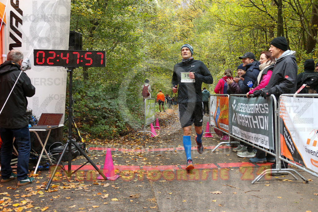 251026_1249_EX1_1478 | Sportfotografie im Rhein-Sieg Kreis, Köln, Bonn, NRW, Rheinland Pfalz, Hessen, etc. Unser Tätigkeitsfeld umfasst den Laufsport vom Volkslauf über den Marathon, Duathlon, Triathon bis zum Ultralauf wie Kölnpfad Ultra oder Schindertrail.