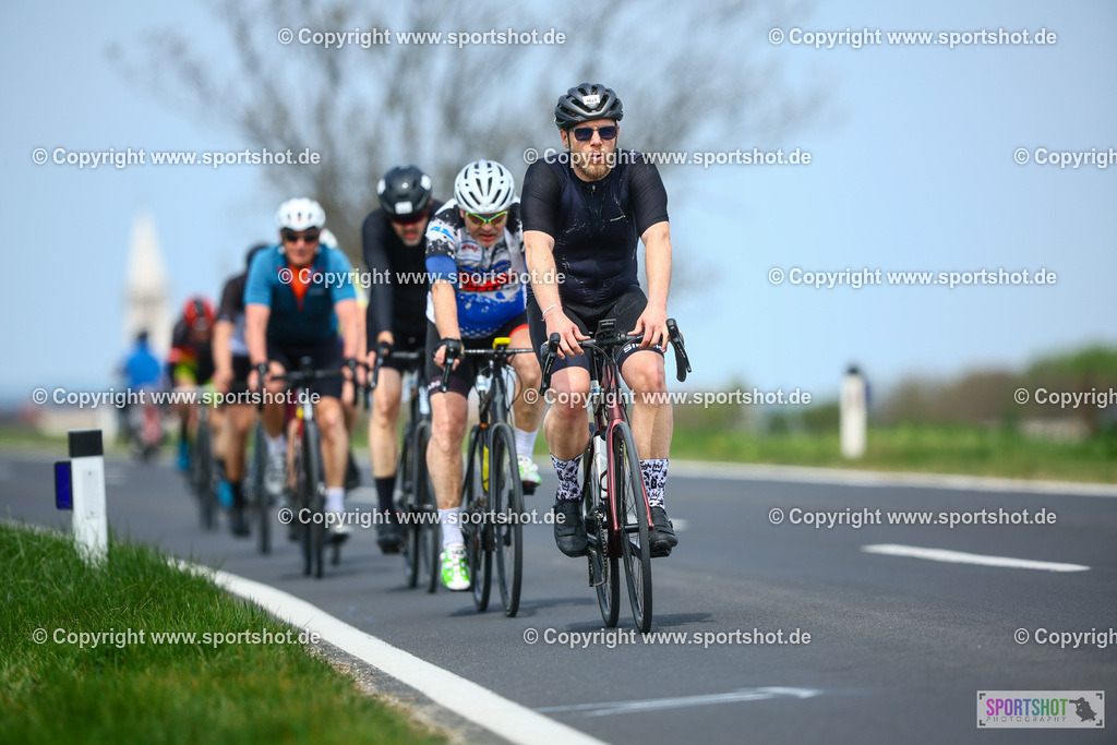 777_TRA56925 | Neusiedlersee Radmarathon 2026@sportshot_your_pictrs #yourpictures#roadtowm2029 #nrm #neusiedlerseeradmarathon #neusiedlersee #neusiedlerseetourismus #burgenland #mörbisch #nrm26 #burgenlandtourismus #voglundco #poweredbyburgenlandtourismus #radsport #rad #marathon #ucigranfondo #visitburgenland #ucigranfondoworldseries