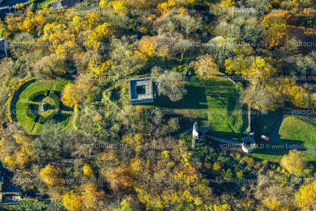 Wetter251103877 | Luftbild, Burgruine Volmarstein mit Denkmal und Gedenkstätte für gefallene Söhne, herbstliche Bäume, Volmarstein, Wetter, Ruhrgebiet, Nordrhein-Westfalen, Deutschland