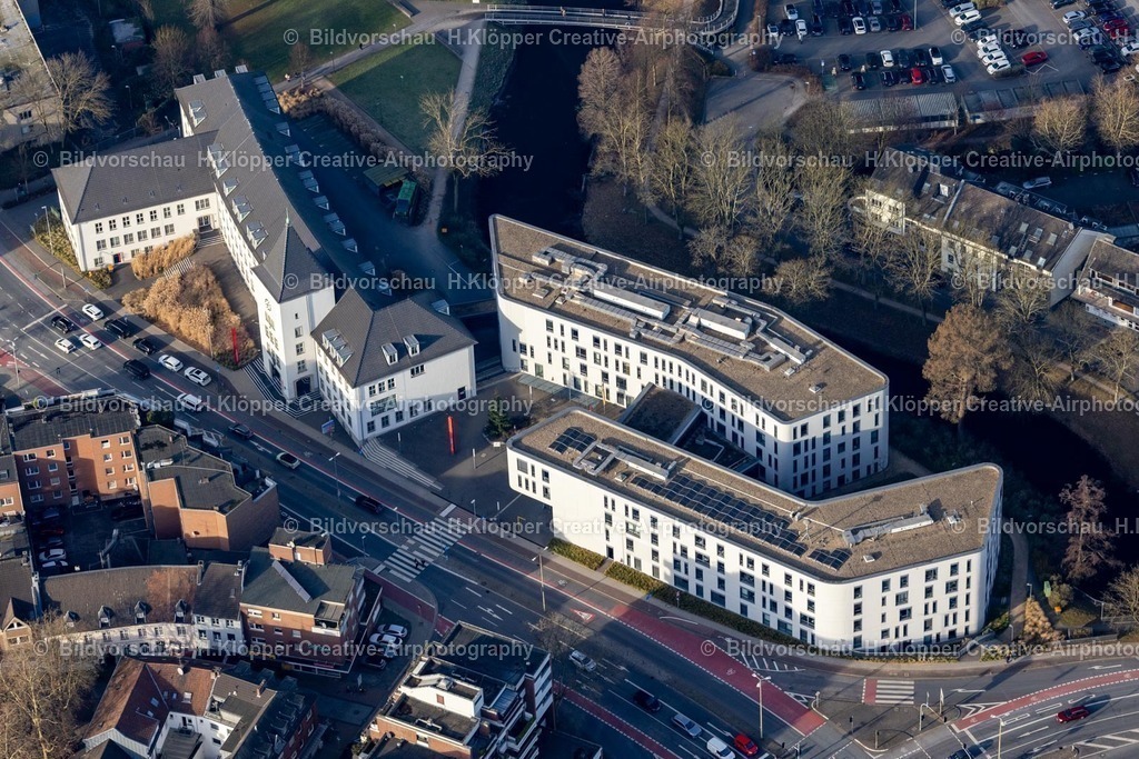 Luftbild Moers-8270 | Luftbildfotografie Gebäude der Stadtverwaltung - Rathaus am Rathausplatz in Moers im Bundesland Nordrhein-Westfalen, Deutschland - Realisiert mit Pictrs.com