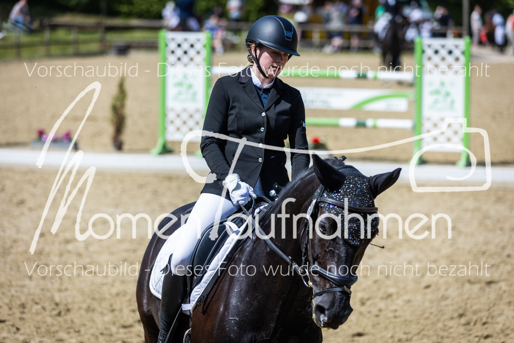 Donop24-L-Dre-089 | MomenTaufnahmen Pferdesportfotos