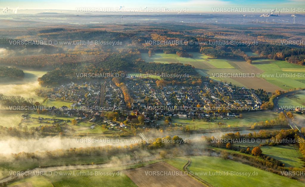 Haltern231104112 | Luftbild, Nebelschwaden über den Ort Flaesheim am Wesel-Datteln-Kanal und Fluss Lippe mit Fernsicht, umgeben von herbstlichen Laubbäumen, Flaesheim, Haltern am See, Ruhrgebiet, Münsterland, Nordrhein-Westfalen, Deutschland