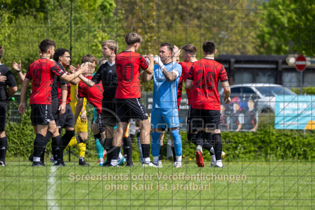 20250427_145934_0043 | #,TSV Bad Boll (rot) vs. SV Waldhausen (gelb), Fussball, Landesliga 2 - wfv, 24. Spieltag, Saison 2024/2025, Rasenplatz, Erlengarten 37, 73087 Bad Boll, 27.04.2025 - 15:00 Uhr,Foto: PhotoPeet-Sportfotografie/Peter Harich