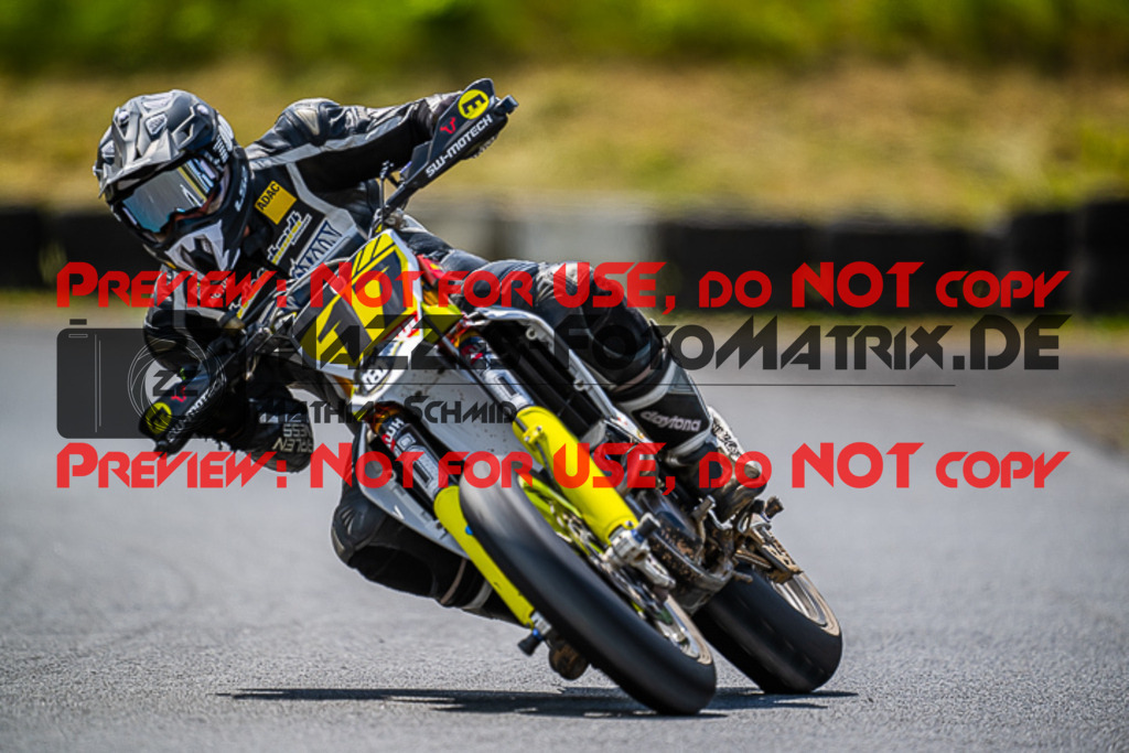 MaZZes_FotoMatrix_220528_1223 | Fotograf Mathias Schmid
Sportfotograf,
Eventfotograf,
Hochzeitsfotograf,
Portraitfotograf