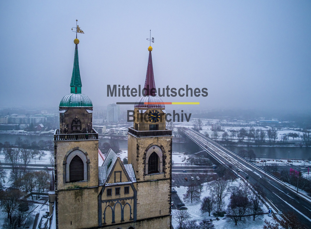 Magdeburg Alter Markt-0039 | Spitzen der Johanniskirche im Winter mit Schnee - Realisiert mit Pictrs.com