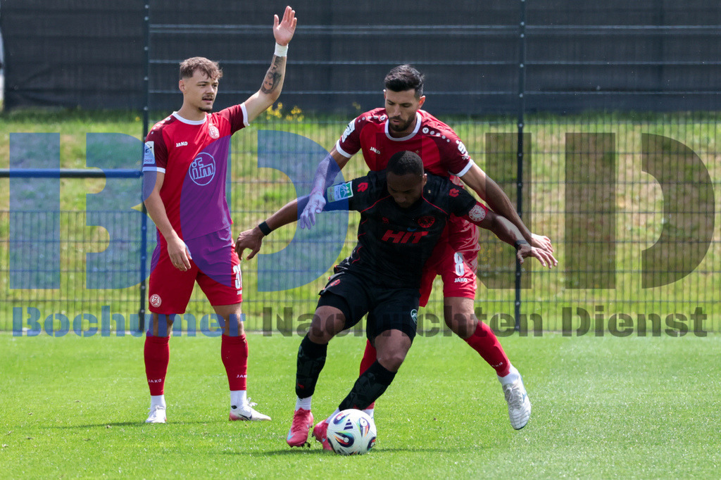 SES_ESSFKO20250712-11 | bond - Realisiert mit Pictrs.com