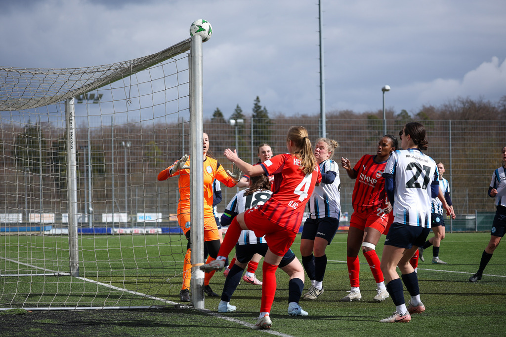 20260329-FCH-WaldebeneStuttgart_081 | 1.FC Heidenheim 1846 vs. FSV Waldebene Stuttgart, Fußball, Frauen, Oberliga, 2025/2026, 15. Spieltag, 29.03.2026 in Heidenheim, Kunstrasen b. Voith-Arena West(Foto: Michael Bulling) - Realisiert mit Pictrs.com