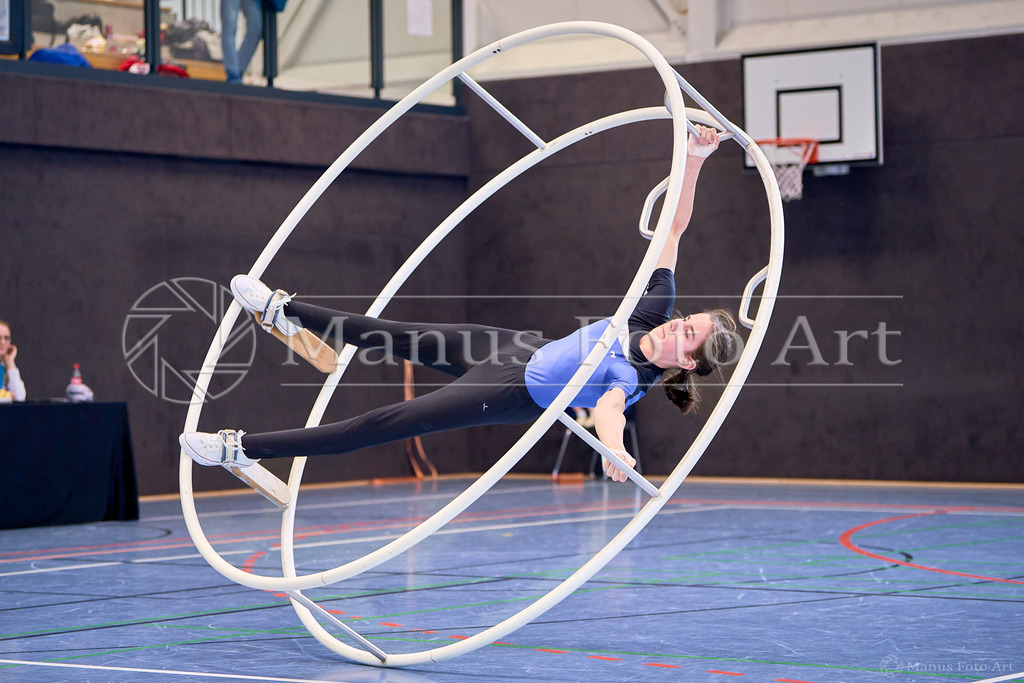 C-DSC02696 | Professionelle Sportfotografie in Hamburg, Schleswig-Holstein und Niedersachsen – spezialisiert auf Rhönrad, Geräteturnen, Leistungsturnen und rhythmische Sportgymnastik. Bundesweite Begleitung von Rhönrad-Events. Jetzt Sport-Fotos - Realisiert mit Pictrs.com