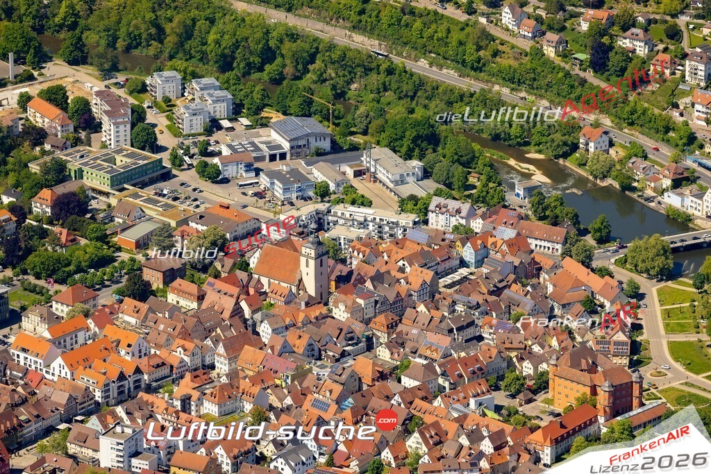Luftaufnahme der Stadt Künzelsau - Die Luftaufnahme wurde 2025 vom UL-Flugzeug heraus erstellt ( keine Drohne ) - Hochauflösende Luftaufnahme - für professionelle Ausdrucke geeignet. Die Geschenkidee !Mit Lizenz und Bildrechte bestellbar