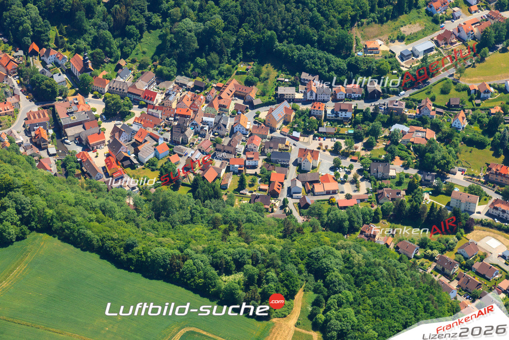 Die Luftaufnahme der Stadt Wirsberg wurde vom UL-Flugzeug heraus erstellt ( keine Drohne )- hohe Auflösung für beste Qualität