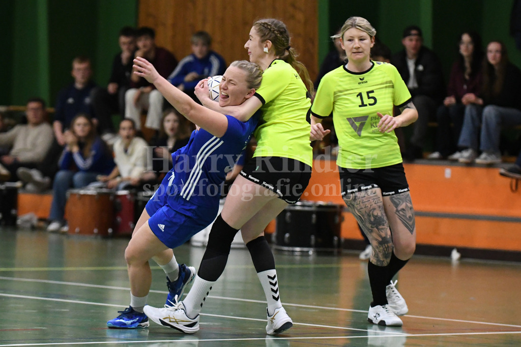 SSG Metten Damen : HSG Straubing | Es ging zur Sache! - Realisiert mit Pictrs.com