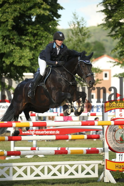 Weingarten_2022_Springprüfung_Kl.S_Darline Eisenmenger_Donata 286 (4) | Alle Fotos der Reiterjournal Fotografin Doris Matthaes im Reiterjournal Online-Fotoshop. - Realisiert mit Pictrs.com