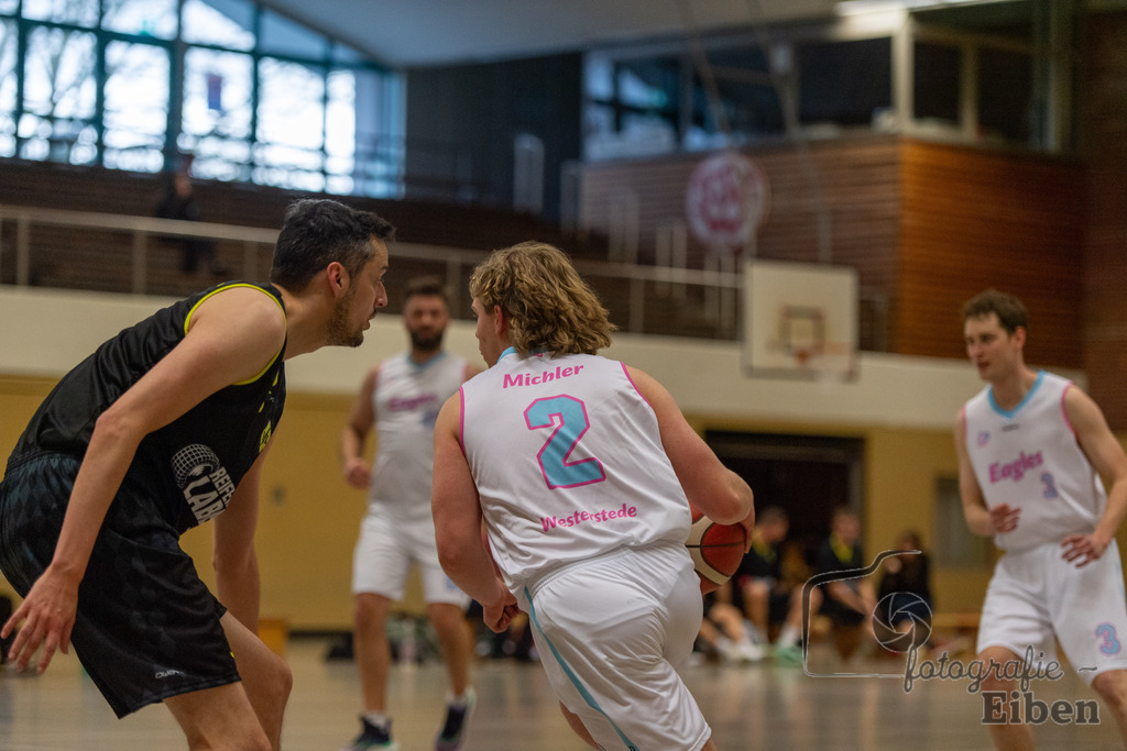 TSG Westerstede 3-VFL Löningen | TSG Westerstede 3 (weiß)-VFL Löningen (schwarz) am 14.01.2024; in Westerstede (Hössensporthalle), Photo: Philip Eiben 2023 - Realisiert mit Pictrs.com