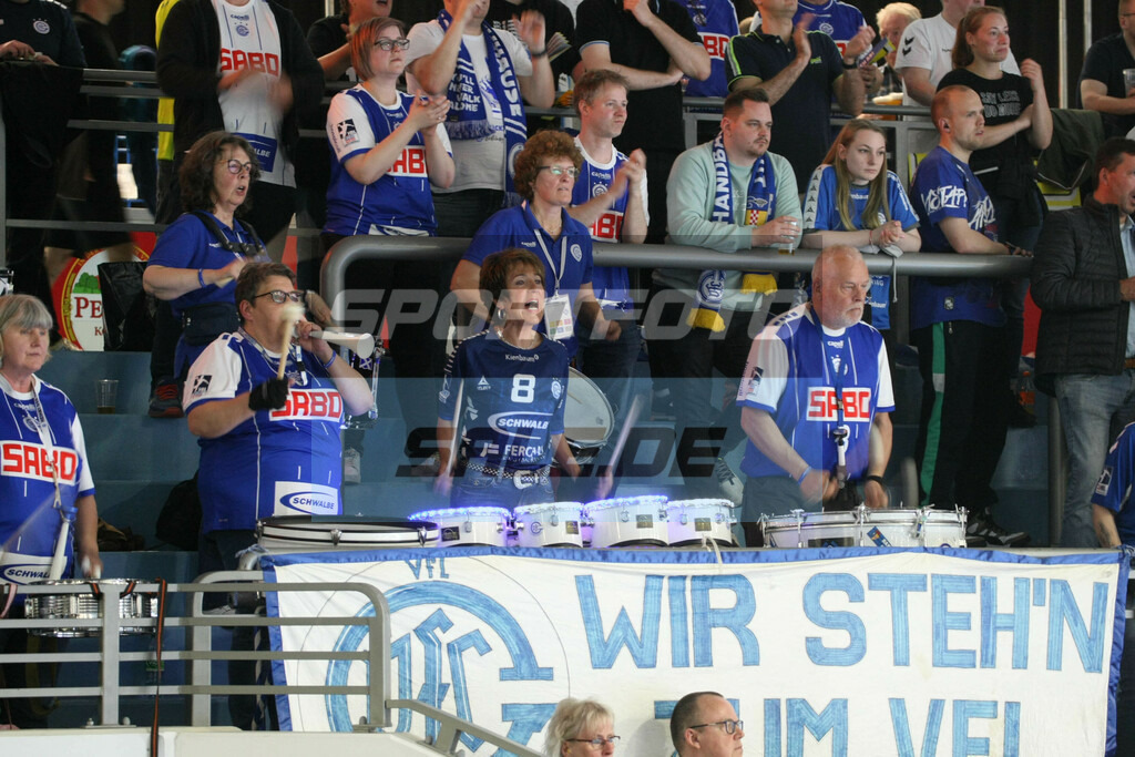VFL Gummersbach - Füchse Berlin | Volle Kraft voraus beim Fanclub Blue White Dynamite - © Sportfoto-Sale (MK) - Realisiert mit Pictrs.com