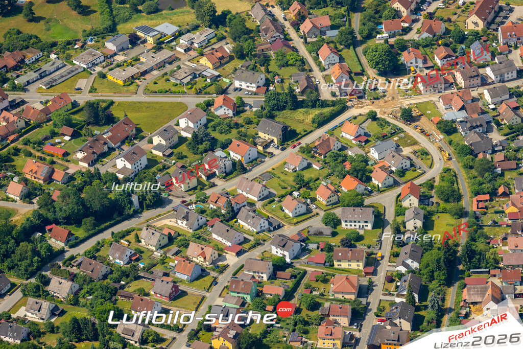 Das Luftbild zeigt : Ziegelanger Oberviechtach - Die Luftaufnahme wurde 2023 vom UL-Flugzeug aus erstellt ( keine Drohne ) - Hochauflösende Luftaufnahme - Für grossformatige Ausdrucke geeignet. Die Geschenkidee !Mit Lizenz und Bildrechte bestellbar