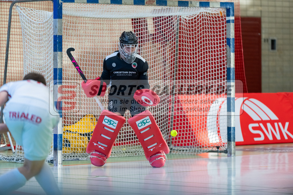 HK_20250118_101672 | 1/4 Finale 1. Bundesliga Halle Herren Crefelder HTC - Zehlendorfer Wespen am 18.1.2025 Halle Glockenspitz, Krefeld , Joshua Onyekwue Nnaji Torwart ( Crefelder HTC #29 )