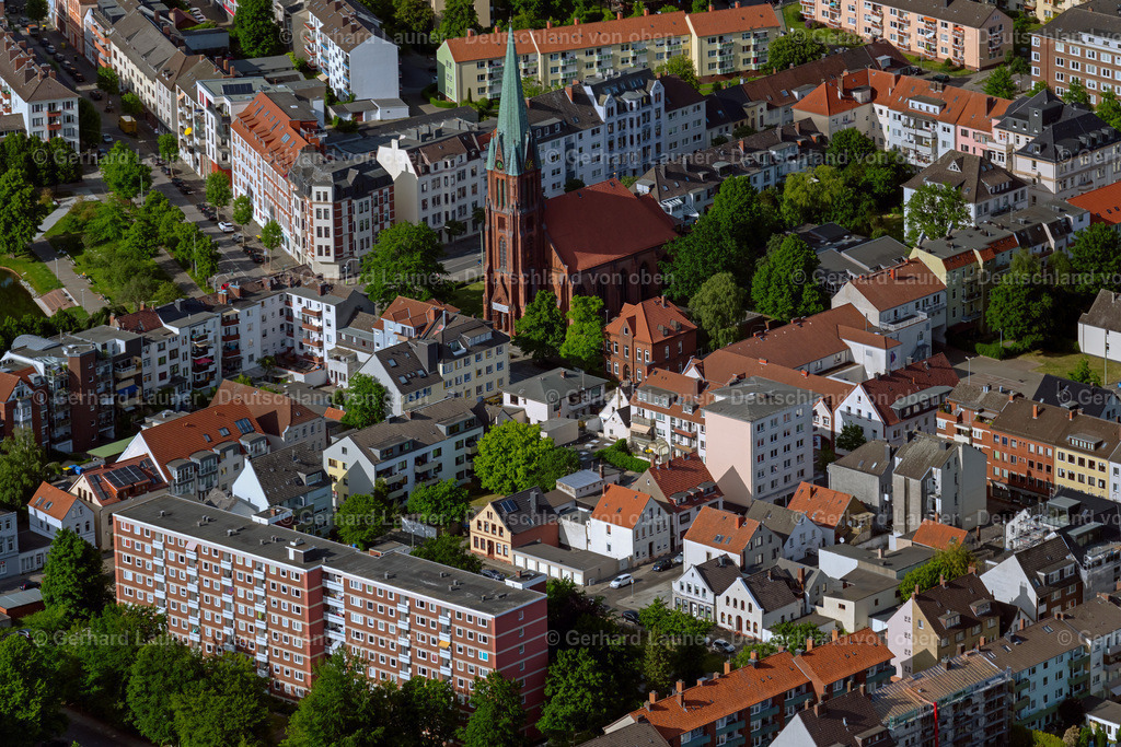 4030317 | BREMERHAVEN 01.06.2020 Kirchengebäude " Christuskirche Bremerhaven-Geestemünde " an der Schillerstraße im Ortsteil Geestendorf in Bremerhaven im Bundesland Bremen, Deutschland. Weiterführende Informationen bei: Christuskirche Bremerhaven-Geestemünde. // Church building " Christuskirche Bremerhaven-Geestemuende " on street Schillerstrasse in the district Geestendorf in Bremerhaven in the state Bremen, Germany. Further information at: Christuskirche Bremerhaven-Geestemuende. Foto: Gerhard Launer