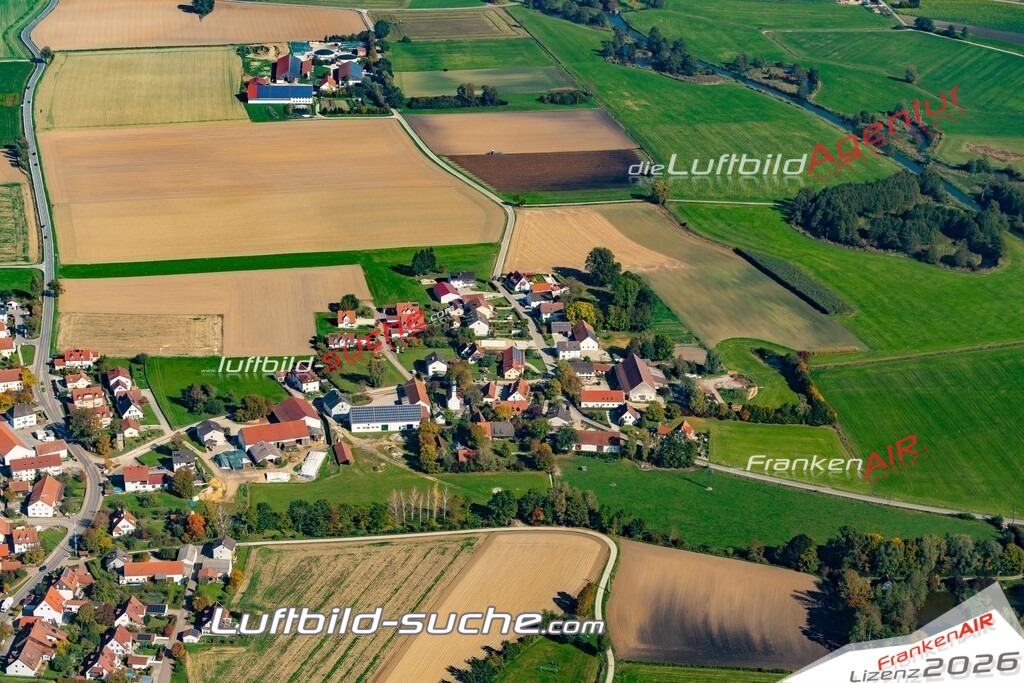 aktuelles Luftbild von Ebersbach Weichs - Luftaufnahme wurde 2018 von https://frankenair.de mittels Flugzeug (keine Drohne) erstellt.
