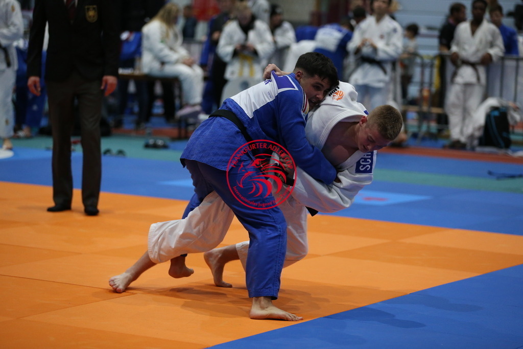 AT3Y2325 | Fotos vom Adler Cup - Pictures from Adler Cup

Hier findet Ihr alle Eindrücke und großen Momente der Adler Cup Wochenenden. Here you will find all impressions and great moments of the Adler Cup weekends. - Realisiert mit Pictrs.com