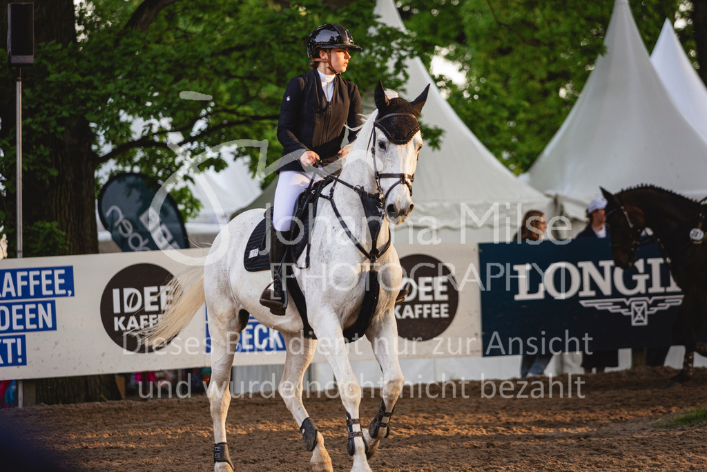 240510_Hamburg_Amateur-Small-369 | Deine schönsten Turniermomente als professionelle Fotos! Entdecke hochwertige Pferdesport-Fotografie im Online-Shop. Jetzt Fotos finden & bestellen!