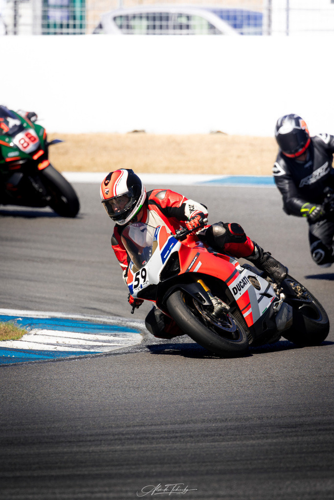 Ducati Trackday Hockenheimring 2026 | Entdecken Sie die faszinierende Welt von Alexander Tschuncky Arts: Kreative Fotografie, atemberaubende Automobilkunst und hochwertiger Bilderdruck. Lassen Sie sich inspirieren! - Realisiert mit Pictrs.com