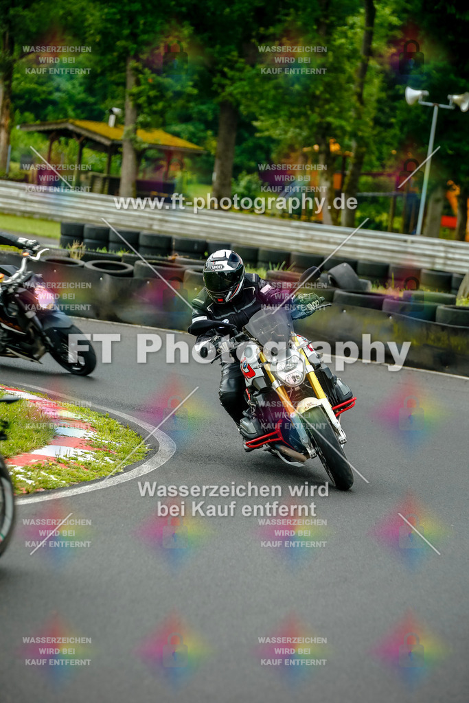 VBK-3990 | Hier findet Ihr Bilder von Touristenfahrten auf der Nürburgring Nordschleife oder von anderen Veranstaltungen die ich besucht habe. Viel Spass beim Durch Schauen 