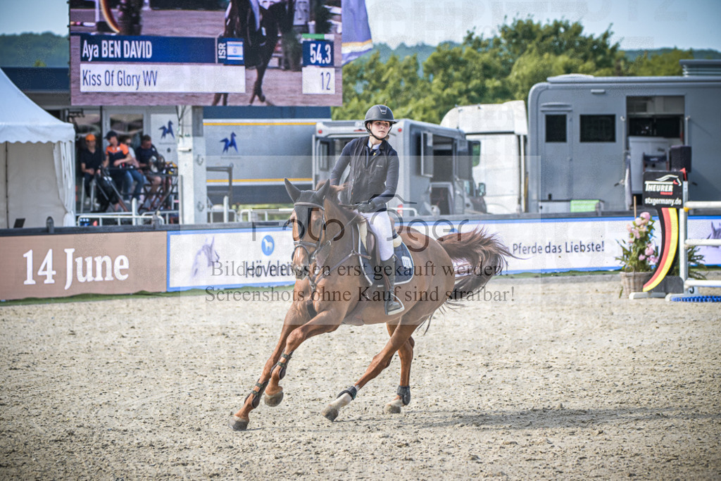 DOS_7964 | Entdecke hochwertige Reitturnierfotos von Foto Oger. Professionell, emotional und authentisch – jetzt Lieblingsmomente im Shop bestellen.Deutschlandweite Turnierfotografie. - Realisiert mit Pictrs.com
