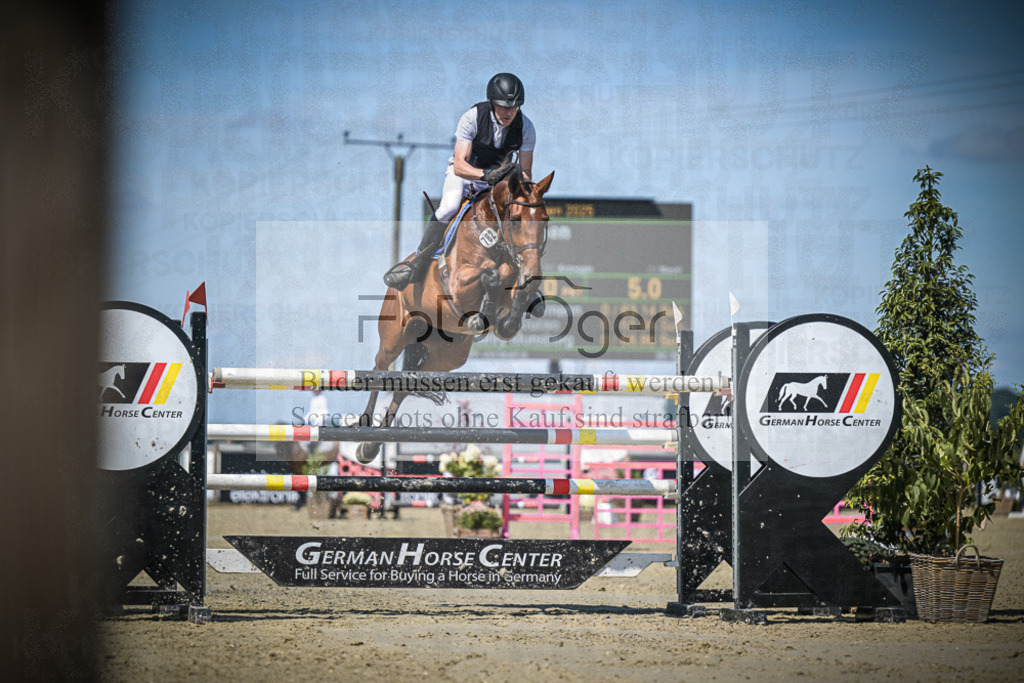 DOS_2936 | Entdecke hochwertige Reitturnierfotos von Foto Oger. Professionell, emotional und authentisch – jetzt Lieblingsmomente im Shop bestellen.Deutschlandweite Turnierfotografie. - Realisiert mit Pictrs.com