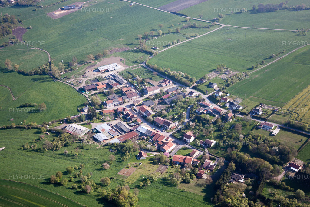 Luftbild: Ortsansicht in Denting im Bundesland Moselle in Frankreich. Foto: IMG_39679.jpg vom 16.04.2011 durch Werner Riehm/FLY-FOTO.de