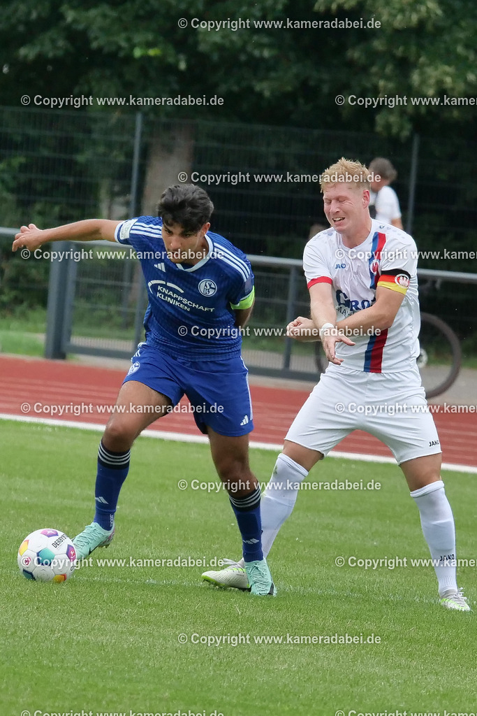 Fußball : Testspiel : SuS 09 Dinslaken - Schalke 04 U 19 am 25.07.2024 | Foto : Jochen Emde / www.kameradabei.de - Realisiert mit Pictrs.com