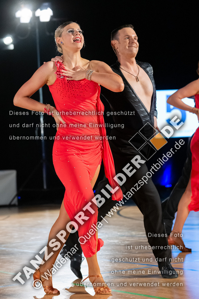 20250504-10170 | Hier finden Sie Tanz Bilder vom Latein und Standard Formationen tanzen. Sportbilder vom Tanzsport. Schöne Fotos und von Weltmeisterschaft, Europameisterschaft, Bundesliga, Regionalliga, Oberliga und Landesliga sowie von GOC Stuttgart, DanceComp, WM Bremen