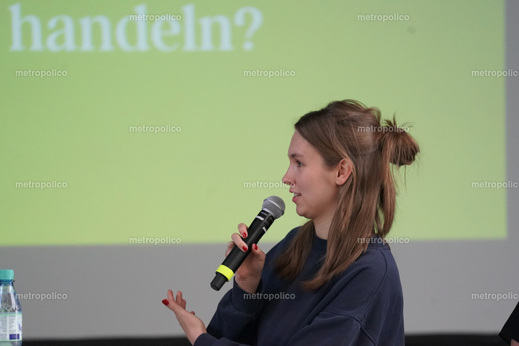 Pauline Brünger (2) | Metropolico