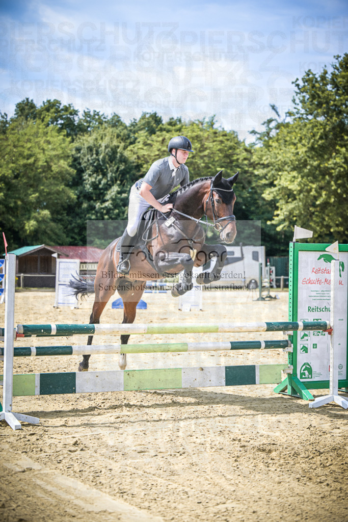 DOS_2634 | Entdecke hochwertige Reitturnierfotos von Foto Oger. Professionell, emotional und authentisch – jetzt Lieblingsmomente im Shop bestellen.Deutschlandweite Turnierfotografie. - Realisiert mit Pictrs.com