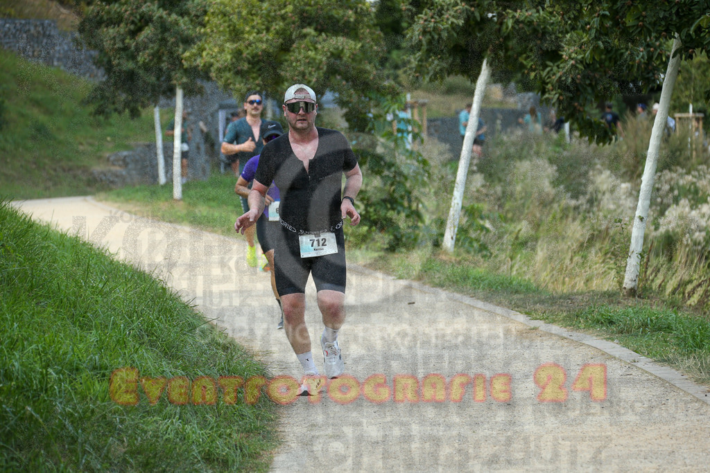 250824_1440_EX1_7119 | Sportfotografie im Rhein-Sieg Kreis, Köln, Bonn, NRW, Rheinland Pfalz, Hessen, etc. Unser Tätigkeitsfeld umfasst den Laufsport vom Volkslauf über den Marathon, Duathlon, Triathon bis zum Ultralauf wie Kölnpfad Ultra oder Schindertrail.