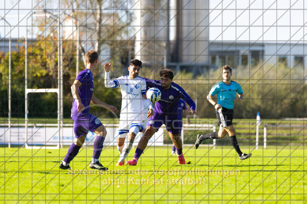 20261010_161230_0317_(c)_by_PhotoPeet | Haydar Öztürk (1.FC Eislingen #10)1.FC Eislingen (weiß) vs. TSV Bernhausen (lila), Fussball, Landesliga 2 - wfv, 11. Spieltag, Saison 2026/2027, Rasenplatz, Eichbachstation, Haldenstraße, 73054 Eislingen, 10.10.2026 - 15:30 Uhr,Foto: PhotoPeet / Sport- &amp; Eventfotografie / Peter Harich