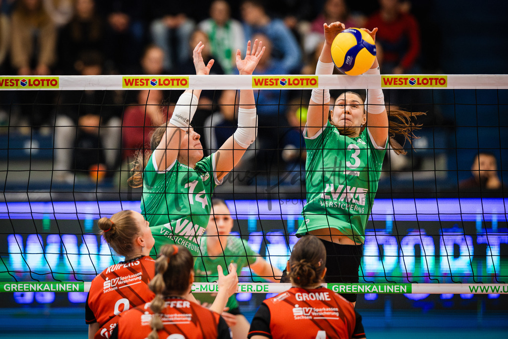 Volleyball, 1. Bundesliga Frauen, Hauptrunde, 8. Spieltag, Saison 2025/2026: USC Münster - Dresdner SC | 1. Bundesliga Frauen, Hauptrunde, 8. Spieltag, Saison 2025/2026, USC Münster empfängt Dresdner SC in der Sporthalle Berg Fidel in Münster. Foto: sportfotografie.ms | Markus Paletta - Realisiert mit Pictrs.com