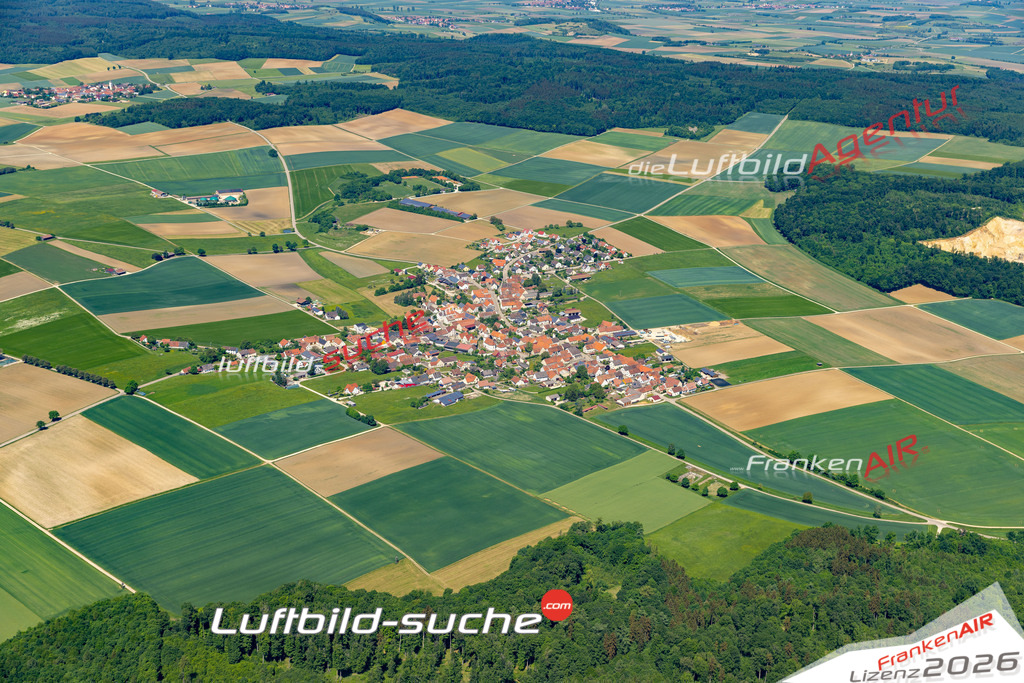 Die Luftaufnahme Mauren - Harburg wurde 2022 vom Flugzeug aus (keine Drohne) erstellt. Hohe Auflösung -für große Poster und Wandbilder geeignet - Garantiert!