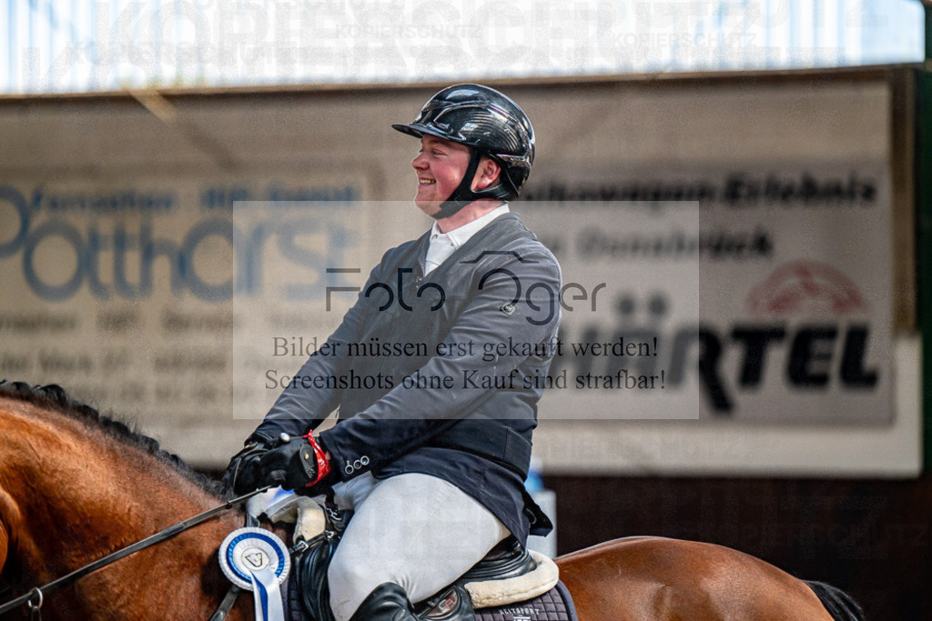 20240308-DOS_3720 | Entdecke hochwertige Reitturnierfotos von Foto Oger. Professionell, emotional und authentisch – jetzt Lieblingsmomente im Shop bestellen.Deutschlandweite Turnierfotografie. - Realisiert mit Pictrs.com