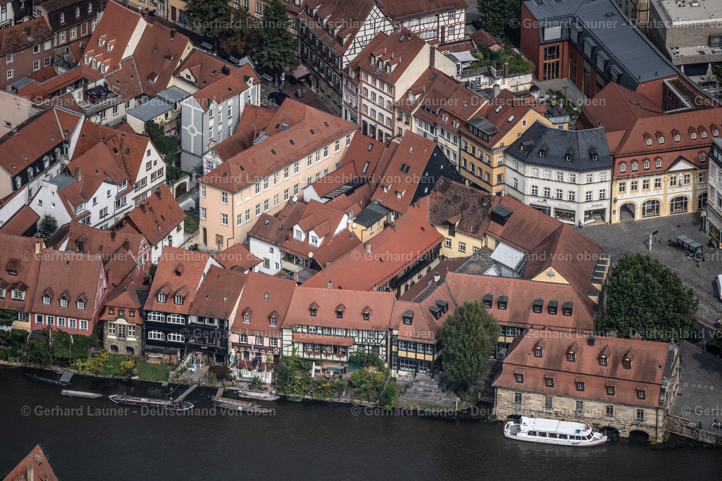 4060177 | BAMBERG 07.09.2021 Altstadtbereich und Innenstadtzentrum am Flusslauf des Linker Regnitzarm in Bamberg im Bundesland Bayern, Deutschland. // Old Town area and city center on Flusslauf of Linker Regnitzarm in Bamberg in the state Bavaria, Germany. Foto: Gerhard Launer