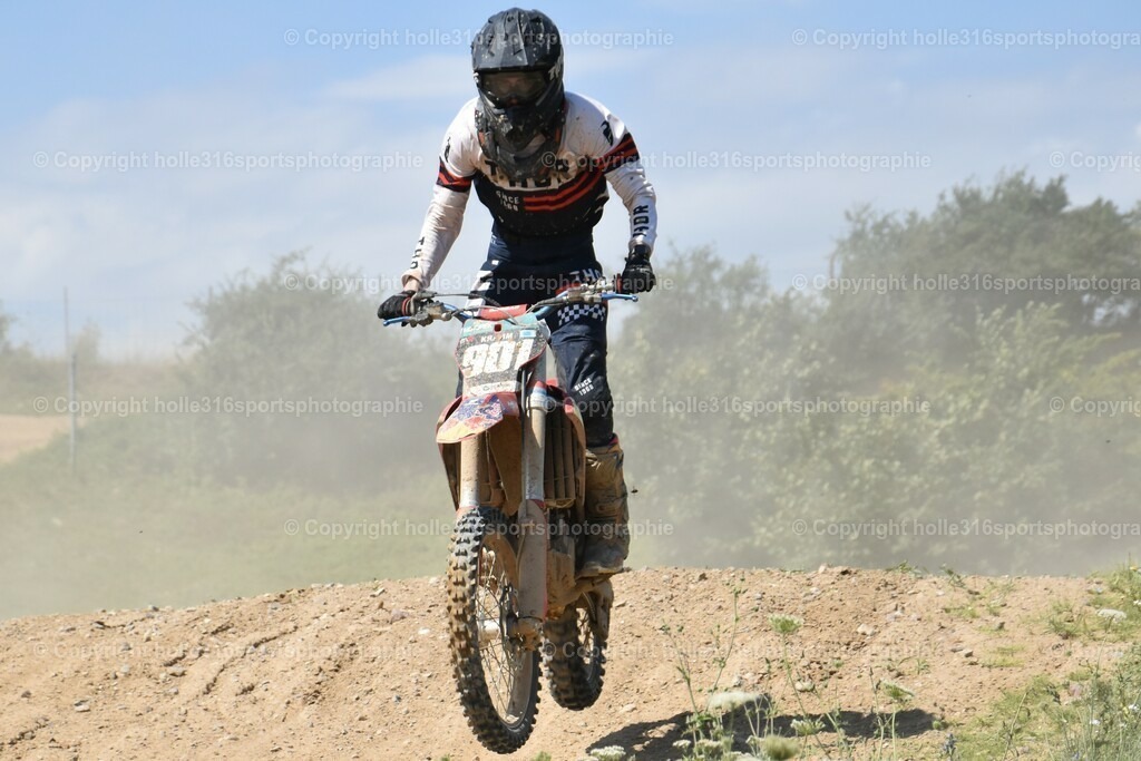 DSC_0317 (2) | Sportfotografie , Motorsport, Motoross, Reitsport, Mointainbike, Enduro,
Landschaft , Outdoor, Eventfotografie, Landschaft, Bilder online bestellen - Realisiert mit Pictrs.com