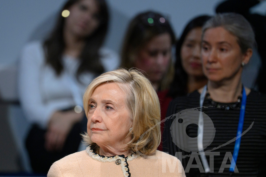 _DWA0177 | Die US-Politikerin Hillary Clinton auf der Veranstaltung Girls Just Want to Have Fundamental Rights: Fighting the Global Pushback im Rahmen der Münchner Sicherheitskonferenz 2026. München, 14.02.2026 Bayern Deutschland - Realisiert mit Pictrs.com