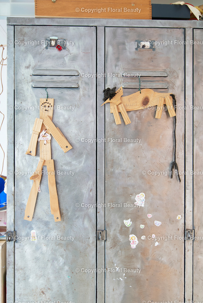 Stahlspind | Stahlspind mit Holzfiguren - Realisiert mit Pictrs.com