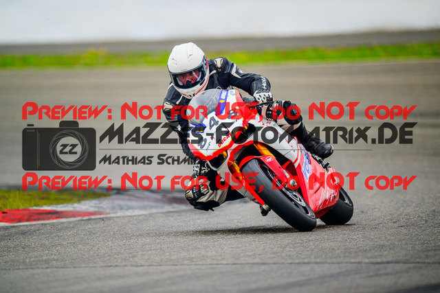 MaZZes_FotoMatrix_240717_6007705_3742 | GELB