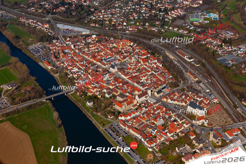 Das Luftbild der Stadt Hassfurt wurde 2019 vom Flugzeug heraus erstellt (keine Drohne) Aufnahmehöhe ca.400 Meter- hohe Auflösung- beste Druck-Qualität garantiert!