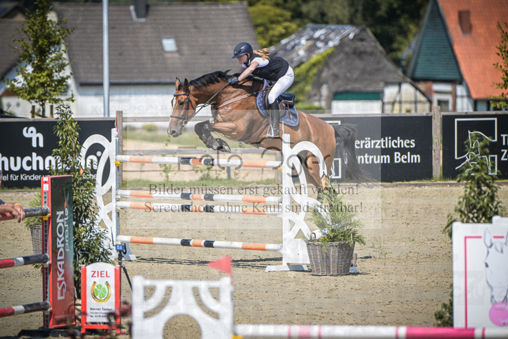 DOS_1950 | Entdecke hochwertige Reitturnierfotos von Foto Oger. Professionell, emotional und authentisch – jetzt Lieblingsmomente im Shop bestellen.Deutschlandweite Turnierfotografie. - Realisiert mit Pictrs.com