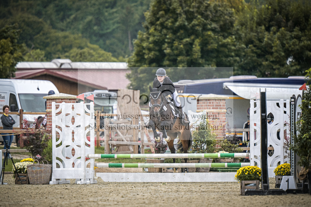 DOS_0529 | Entdecke hochwertige Reitturnierfotos von Foto Oger. Professionell, emotional und authentisch – jetzt Lieblingsmomente im Shop bestellen.Deutschlandweite Turnierfotografie. - Realisiert mit Pictrs.com