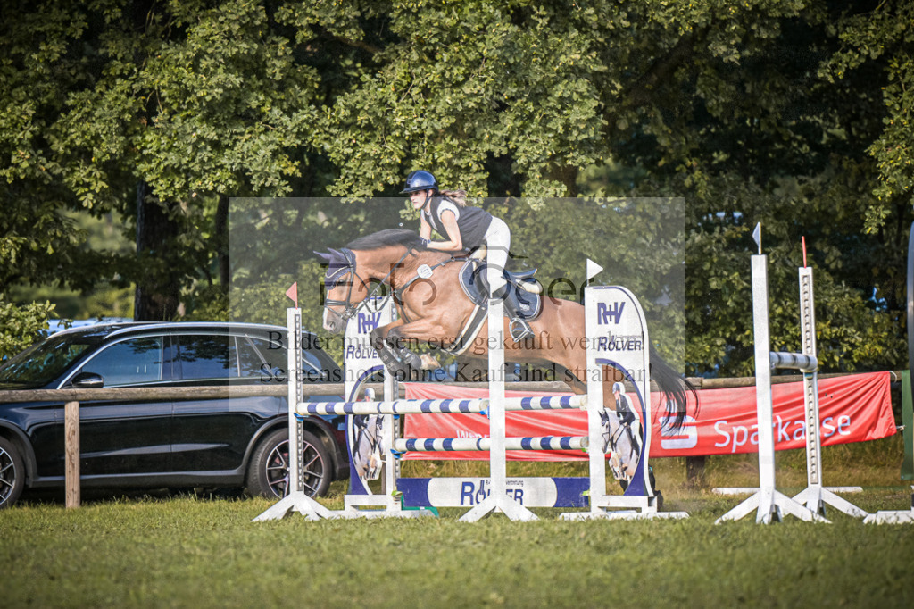 DOS_1055 | Entdecke hochwertige Reitturnierfotos von Foto Oger. Professionell, emotional und authentisch – jetzt Lieblingsmomente im Shop bestellen.Deutschlandweite Turnierfotografie. - Realisiert mit Pictrs.com