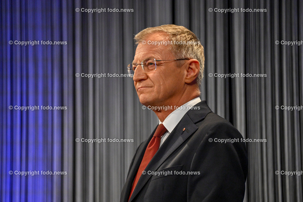 Pressewahldienst Linz zur Nationalratswahl 2024_ 29.09.2024-59 | 29.09.2024, Ursulinenhof Linz AUT, Nationalratswahl 2024, Pressewahldienst im Bild LH Thomas Stelzer (VP, Landeshauptmann Ooe)